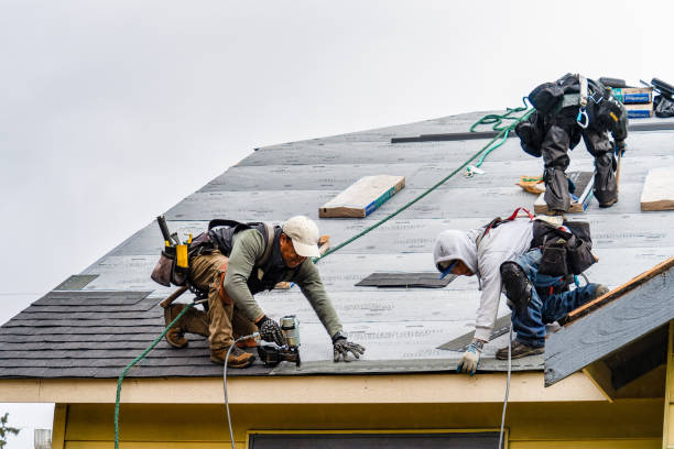 Professional Gutter Installation technician working in Paulina, OR